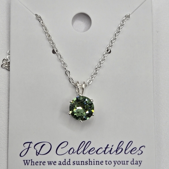 Peridot Green Pendant Necklace Made w Swarovski Crystals Silver Overlay - Picture 1 of 7